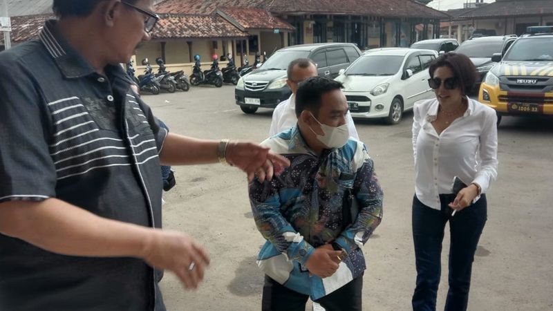 Nikita Mirzani Histeris Saat Ditahan Di Rutan Serang Era Id