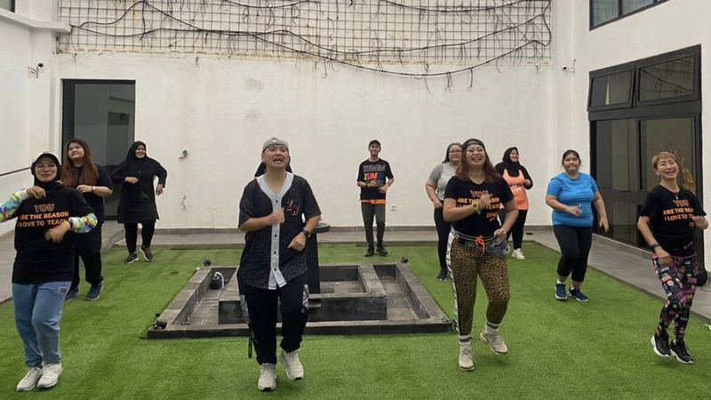 Ragam Kelas Zumba Yang Cocok Untuk Si Plus Size Lansia Aktif Dan Kamu