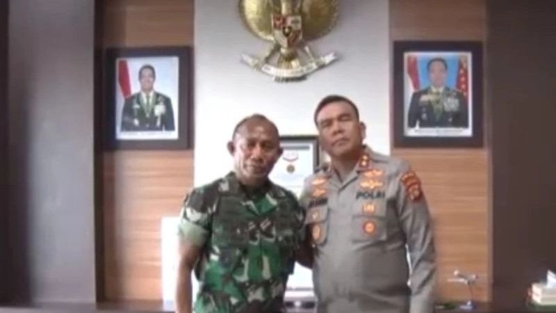 Anggotanya Jilat Kue Ultah Tni Kapolda Papua Barat Langsung Minta Maaf