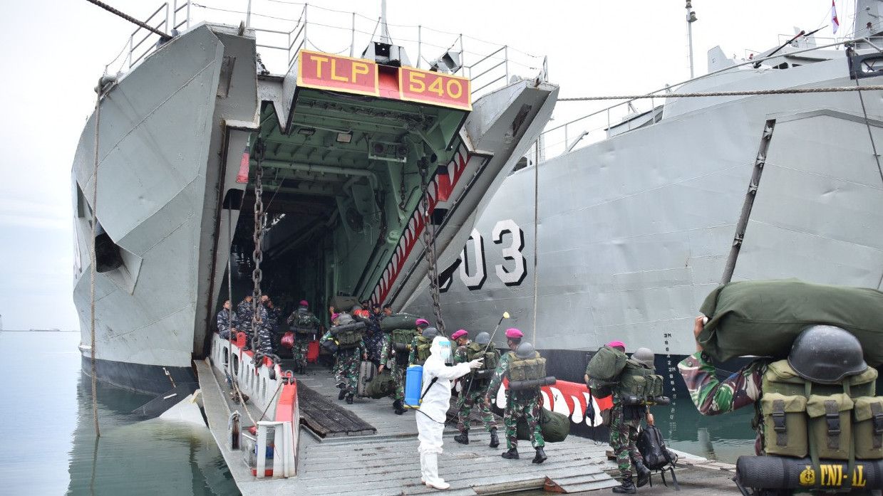 TNI AL Kirim Kapal Perang yang Angkut 130 Prajurit Marinir ke Natuna, Ada Apa?