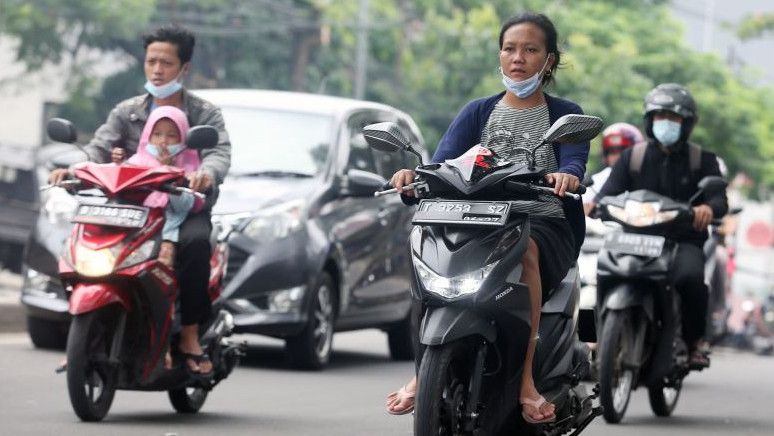 Wacana Pemotor Bersandal Jepit Bakal Ditilang Bikin Heboh, Polda Jateng: Tak Ada Itu