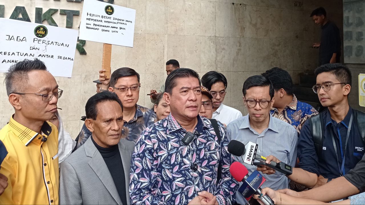 Dicecar Puluhan Pertanyaan Soal Tudingan Ijazah Palsu Jokowi, Relawan: Roy Suryo Cs Pasti Tersangka