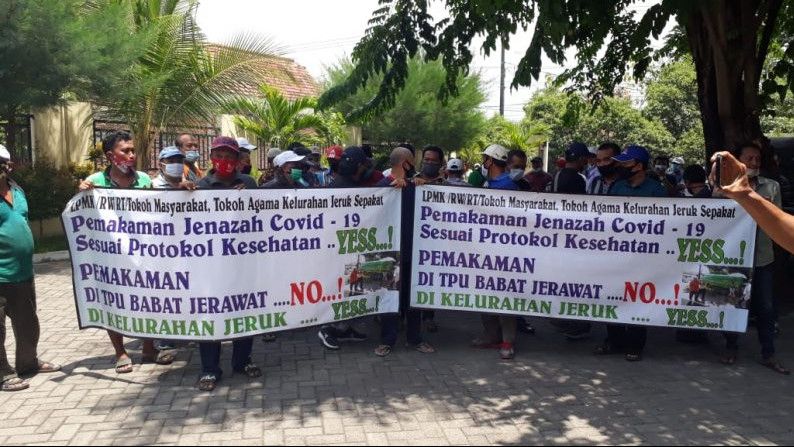 Sejumlah Ketua RT-RW di Surabaya Tolak Aturan Pemakaman COVID-19