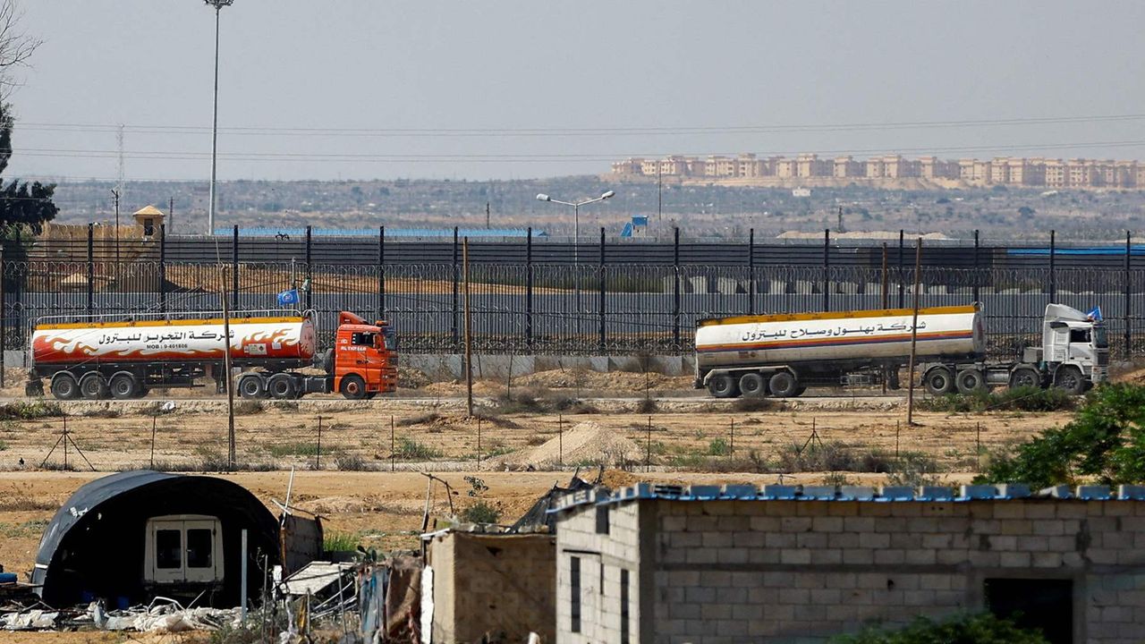 Truk Bantuan BBM Pertama Mulai Memasuki Rafah, Bawa 25.000 Liter Diesel ke Gaza