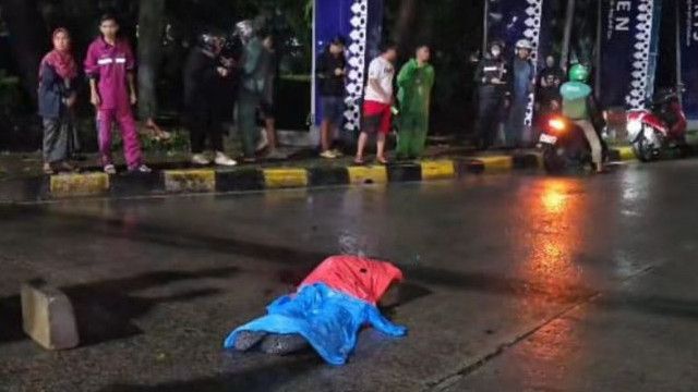 Tragis! Pejalan Kaki Tewas Ditabrak Mobil Boks Setelah Sempat Diserempet Motor