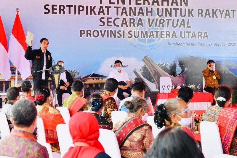 Jokowi Targetkan Seluruh Tanah Harus Bersertifikat pada 2025