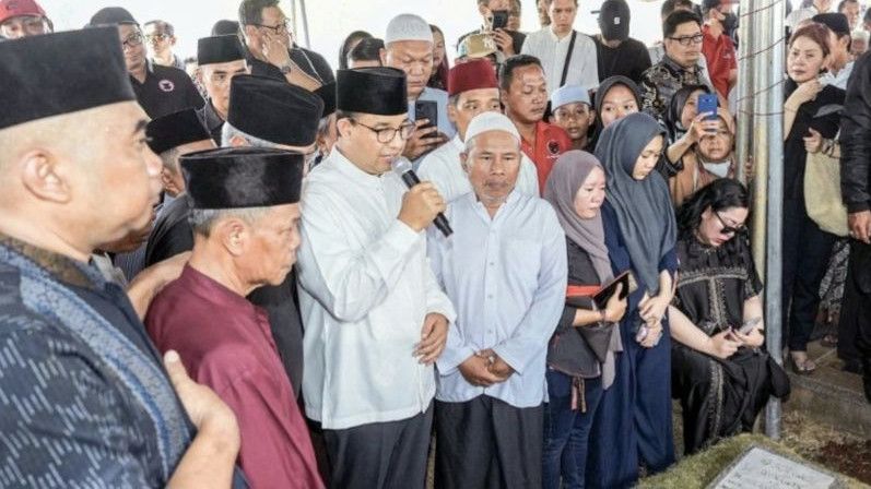 Ikut Antar ke TPU Tanah Kusir, Anies Ungkap Sosok Gembong Warsono Semasa Hidup: Kita Banyak Berdiskusi dan Tukar Pikiran..