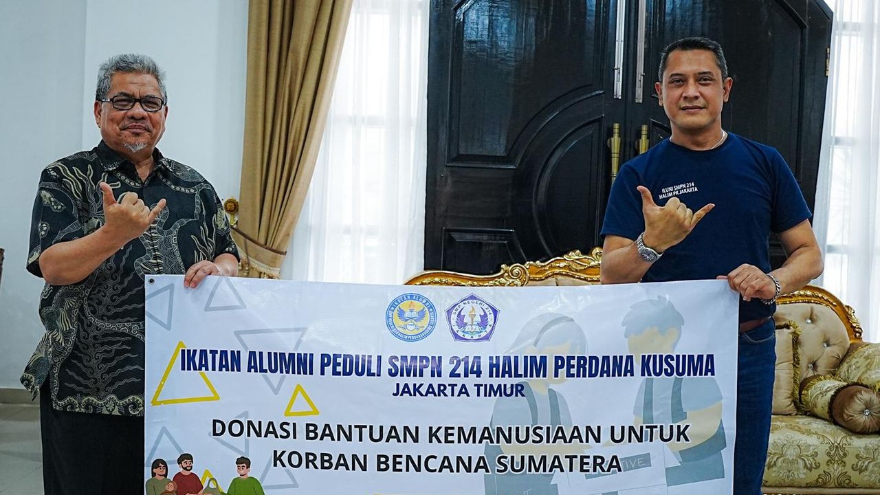 Gerak Cepat ILUNI SMPN 214 Bantu Korban Bencana, Donasi Diserahkan di Padang