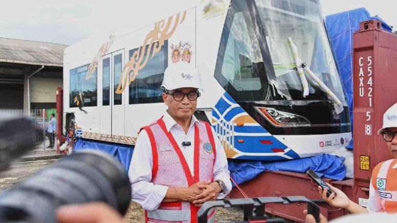 Rangkaian Ketiga Kereta Otonom Tiba di IKN, Berkapasitas Maksimal 302 Penumpang