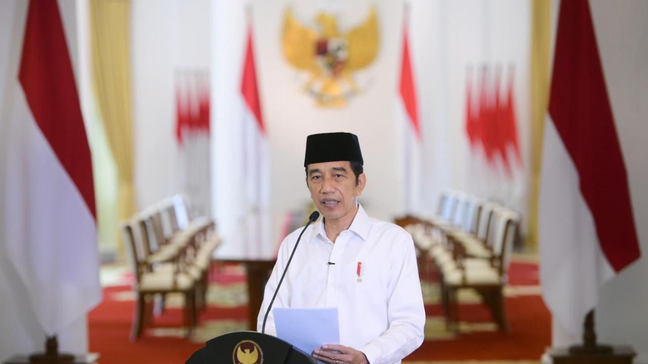 Jokowi ke Apotek dan Promosi Laman Farma Plus, Netizen: Situsnya Gak Ada Manfaat