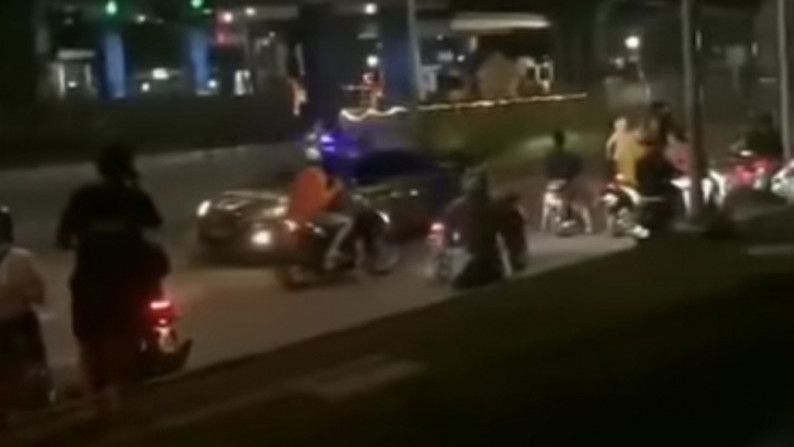 Viral Video Geng Motor Serang Polisi di Cilandak