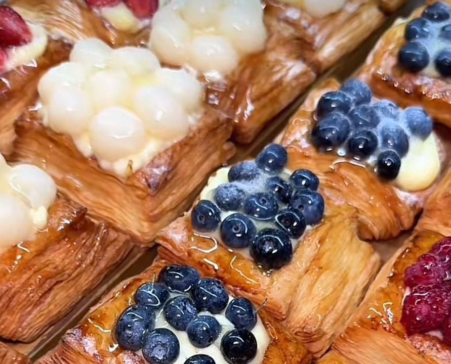 Pastry London Layers (TikTok/kulinerfypshop)