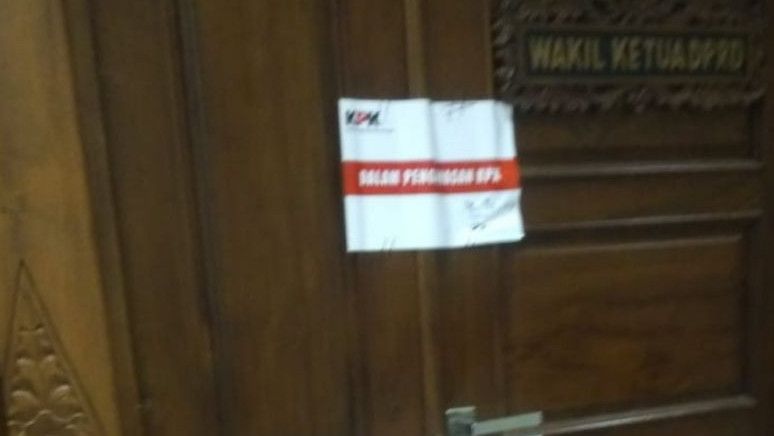 KPK Segel Kantor Wakil Ketua DPRD Jatim, OTT Kasus Apa?