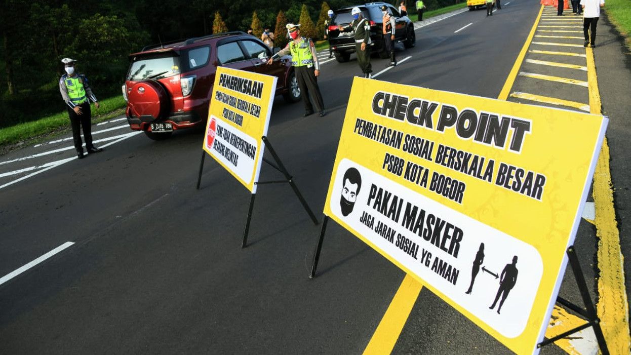 PSBB Jakarta 14 September: Penumpang Mobil Maksimal 2 Orang per Baris