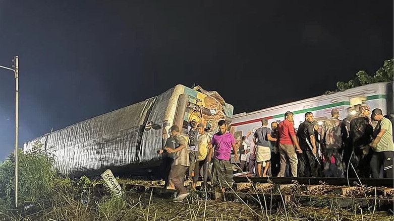 Kereta Kargo Tabrak Kereta Penumpang di Bangladesh, 17 Orang Tewas dan Ratusan Terluka