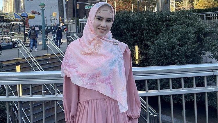Minta Gubernur Supaya Mal Indonesia Seperti Dubai Mal yang Ada Lantunan Adzan, Kartika Putri: Siapa Tahu Ada yang Respon