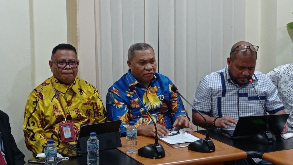 Paulus Waterpauw Laporkan Pengacara Gubernur Papua Lukas Enembe Stefanus Roy ke Bareskrim Terkait UU ITE
