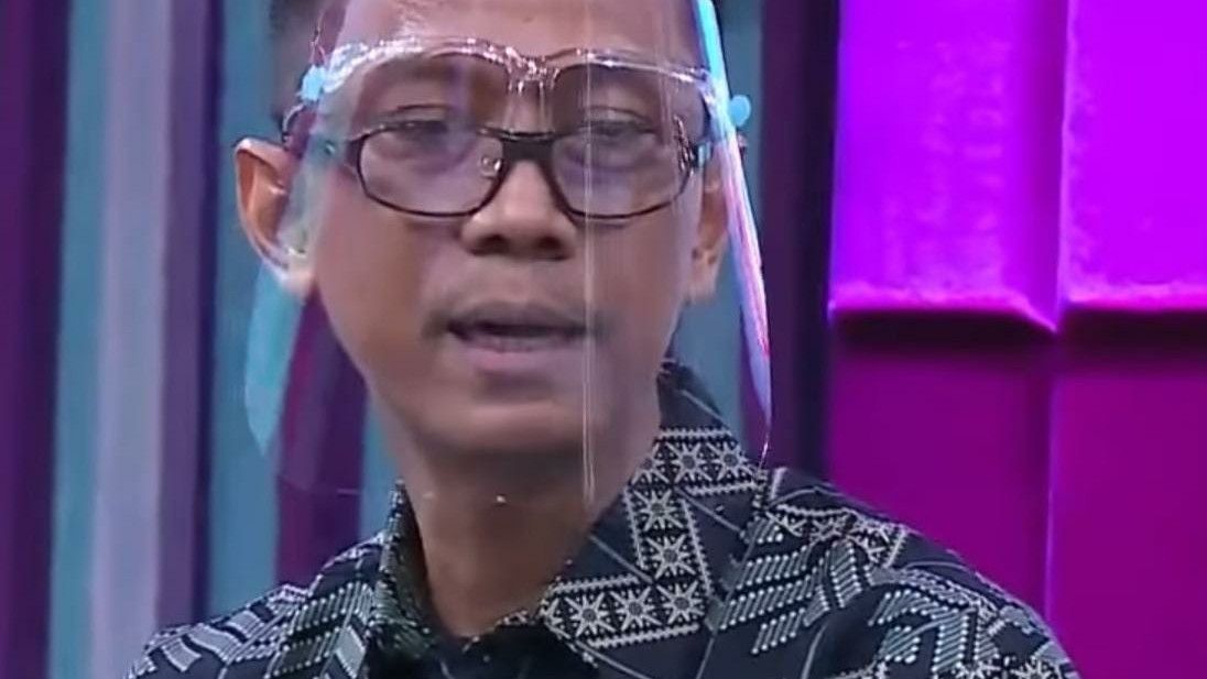 Ayah Meninggal Dunia, Doddy Sudrajat Sibuk Main HP dan Ngobrol, Netizen: Rebutan Warisan Part II!