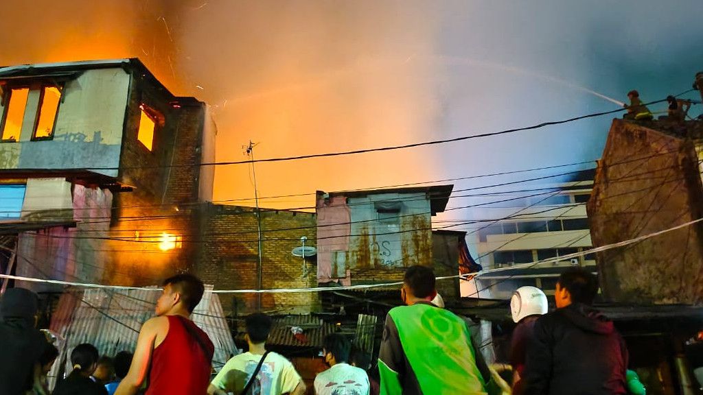 Situasi Terkini Kebakaran Pasar Gembrong: Seribu Orang Terdampak, Kerugian Rp1,5 M
