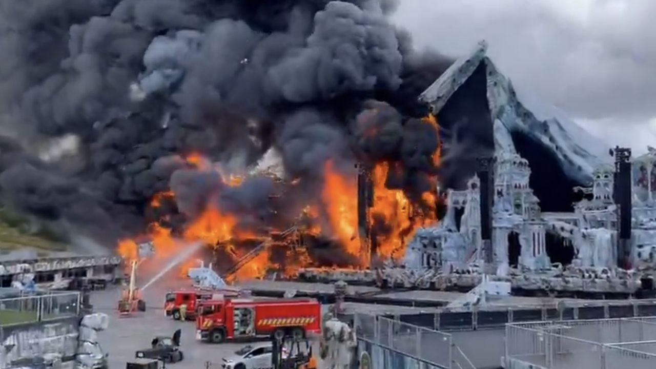 Detik-Detik Panggung Utama Tomorrowland di Belgia Terbakar, Api Berkobar Lahap Stage David Guetta
