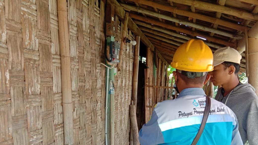 Target Ganjar Pasang Listrik Gratis ke 15 Ribu Rumah di Jateng Terkendala Pandemi