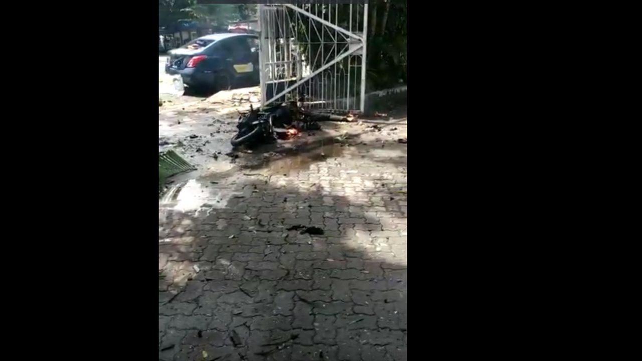 Detik-Detik Aksi Bom Bunuh Diri di Depan Gereja Katedral Makassar