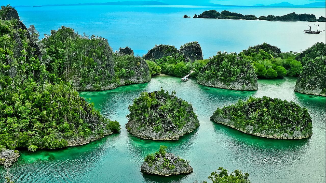 Alasan Kenapa Tak Boleh Kompromi dengan Aktivitas Tambang Nikel yang Rusak Raja Ampat