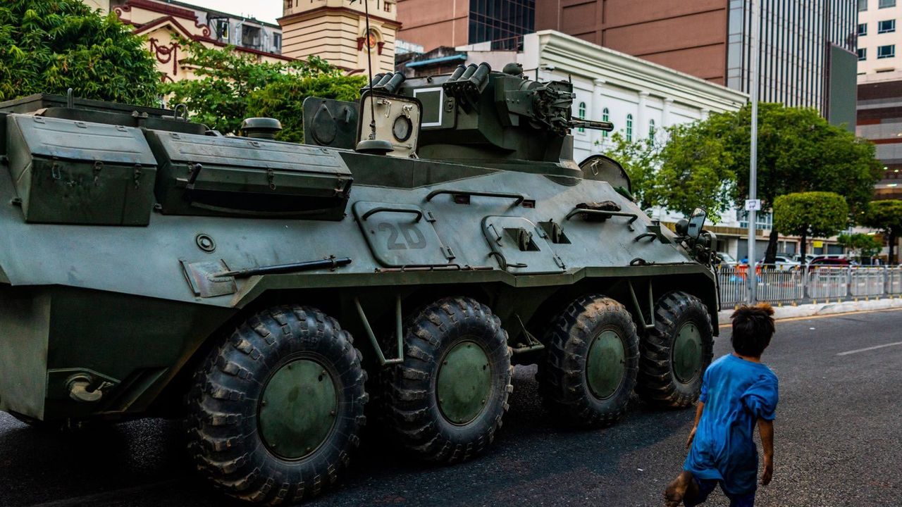 Tank dan Kendaraan Lapis Baja Mulai Diterjunkan ke Sejumlah Kota Myanmar