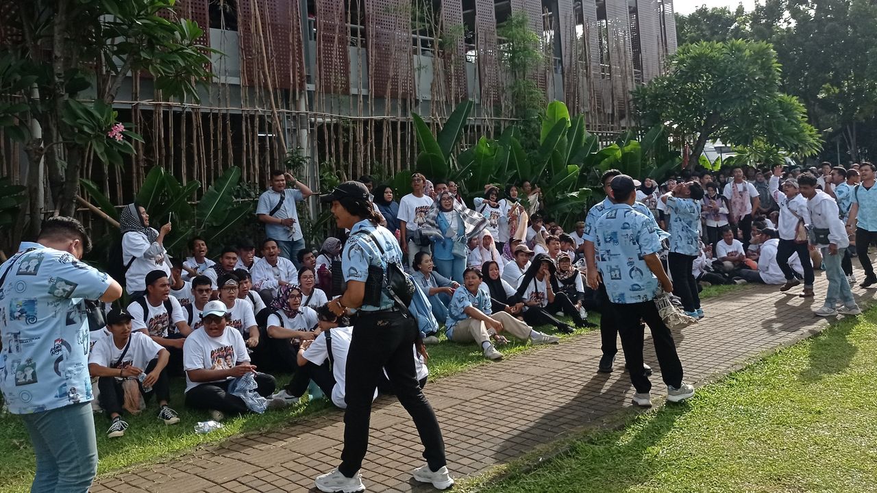 Fans Prabowo ke Pendukung Ganjar: Permisi Mau Lewat, kalau Tak Dikasih Bisa Gawat