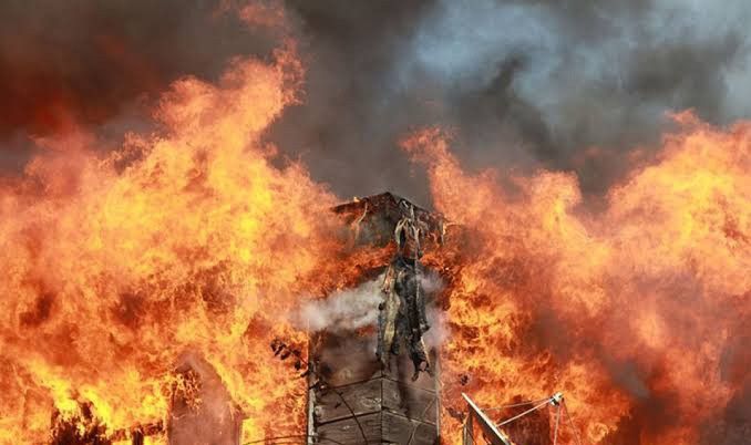 Kebakaran Melahap 500 Rumah di Kapuk Muara Jakut, 2.000 Orang Mengungsi