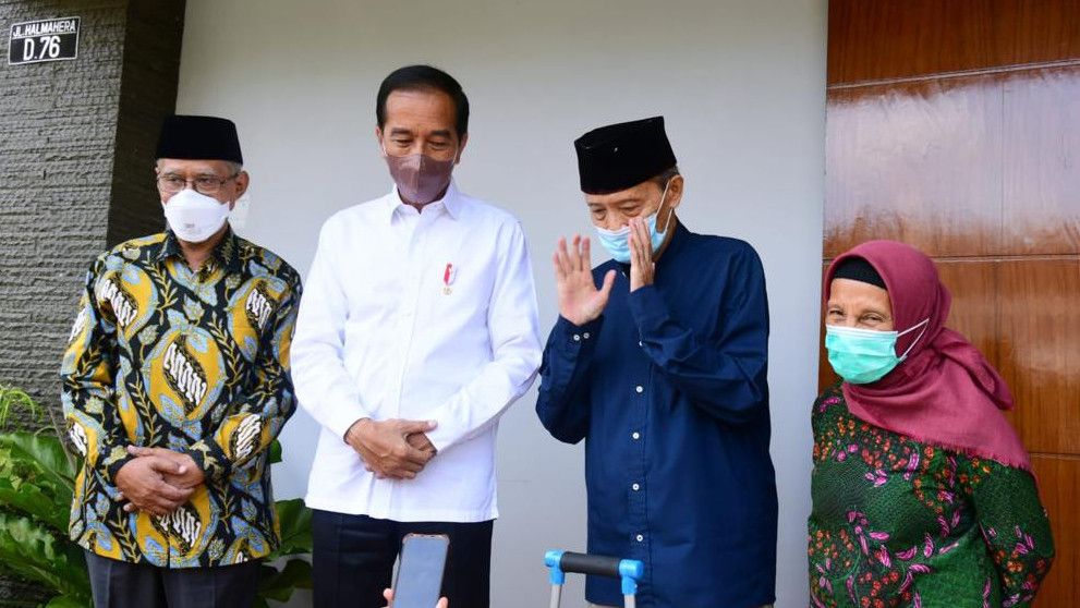 Jokowi Jenguk Buya Syafii, Muhammadiyah: Tunjukkan Sikap Kekeluargaan ke Rakyat