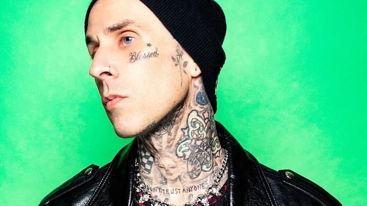 Travis Barker Pamer Tato Baru, Simbol Peringati Tragedi Kecelakaan Pesawat