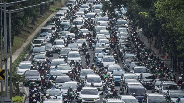 Anggota DPRD DKI Usul Berlakukan WFH dan WFO untuk Kurangi Kemacetan di Jakarta