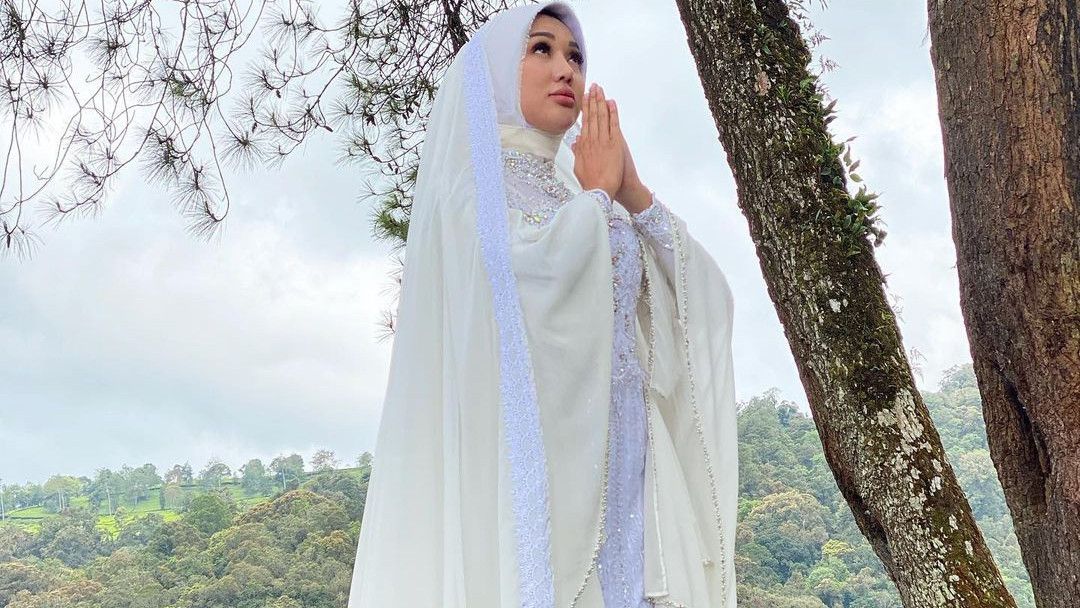 Lucinta Luna Rilis Lagu Religi Ramadan 2021 dengan Tampilan Hijab, Netizen: MasyaAllah atau Astagfirullah Nih?