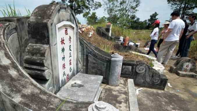 Enam Makam Cina di Cibinong Diduga Dibongkar Maling, Polisi: Mungkin Cari Emas