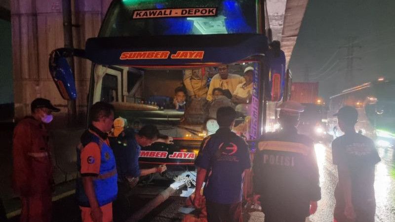 Situasi Terkini Jalur Tol Cikarang-Karawang Macet Parah, Imbas Kecelakaan Sejumlah Bus