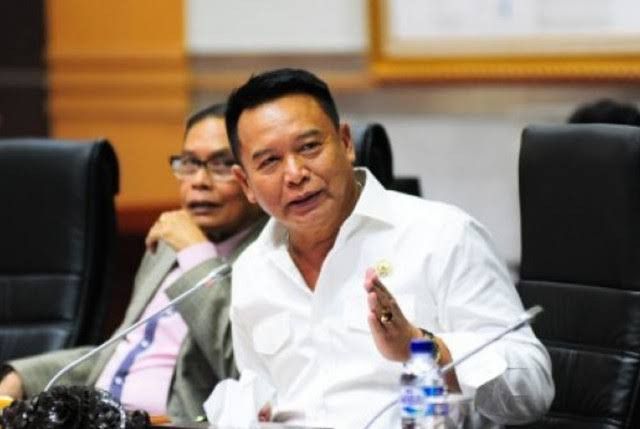 DPR Berencana Revisi UU TNI, Bahas Perpanjangan Masa Pensiun