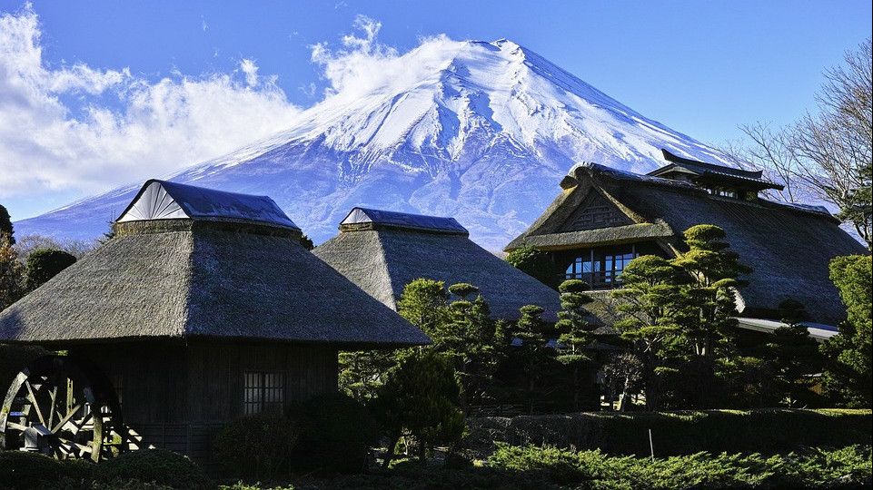 7 Fakta Menarik Gunung Fuji dan Biaya Mendakinya