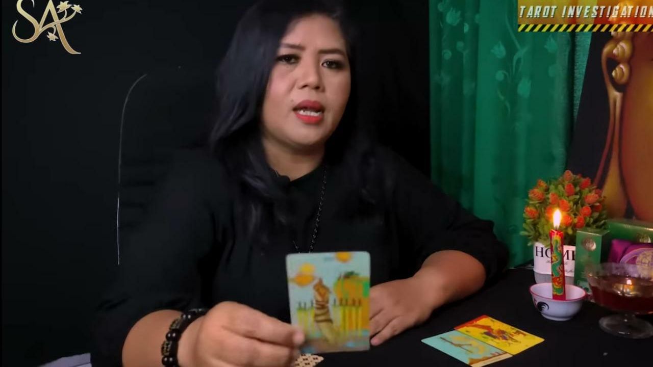 Bunda Sekar Ayunda (Foto: YouTube/Sekar Ayunda Spiritual Healing)