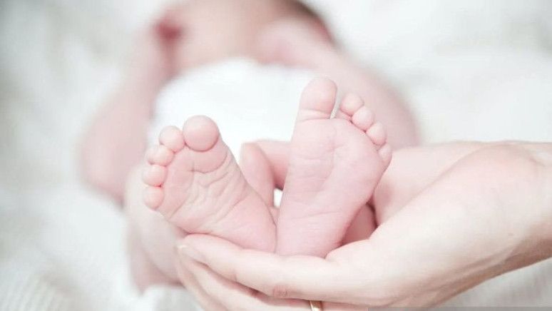 Warga Bekasi Dihebohkan dengan Penemuan Bayi di Tempat Pembuangan Sampah