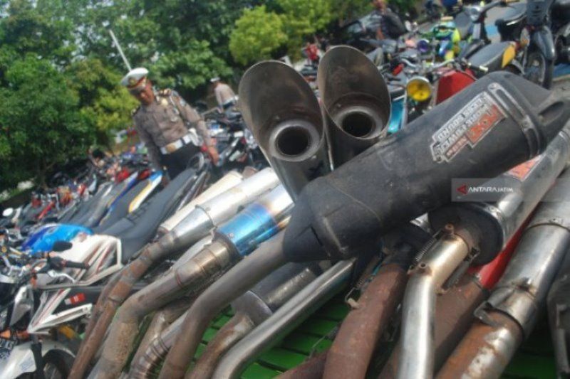 Momen Ratusan Motor Berknalpot Brong di Makassar Disita Aparat Gabungan