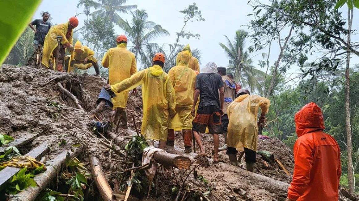 16 Pekerja Tambang Tertimbung Longsor di Solok Sumbar, Begini Kronologi Kejadiannya