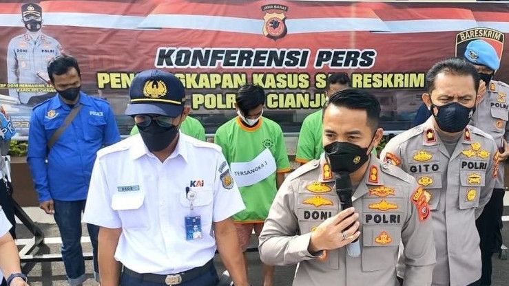 Delapan Batang Besi Rel Kereta Api di Stasiun Selajambe Cianjur Diangkut Tiga Pencuri Pakai Truk, Pelaku Ditangkap