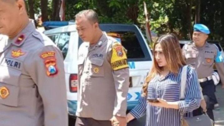 Anggota DPR Soroti Istri Polisi yang Bentak Anak Sekolah dan Direkam Suaminya