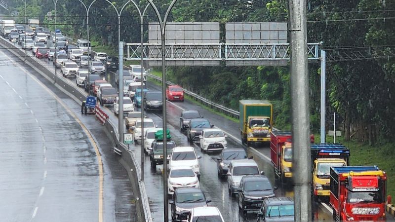 Keluar Asap dari Tanah, Rest Area KM 86 B Tol Cipali Langsung Ditutup