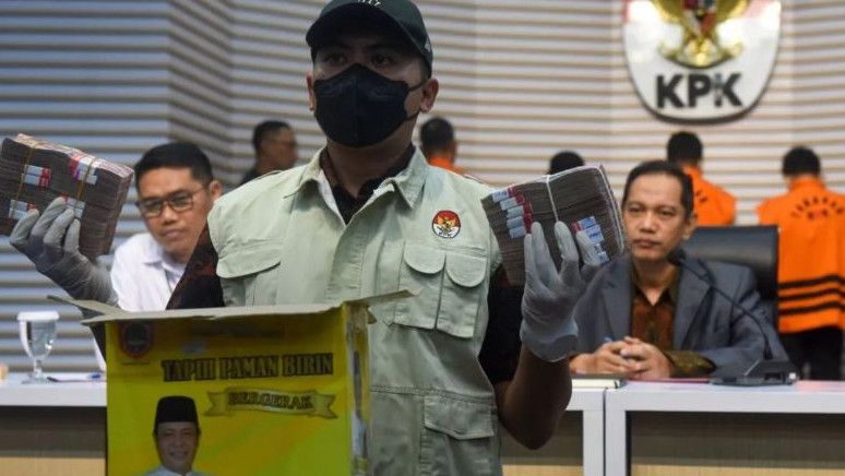 KPK Kantongi 152 Bukti Penetapan Tersangka Gubernur Kalsel Sahbirin Noor