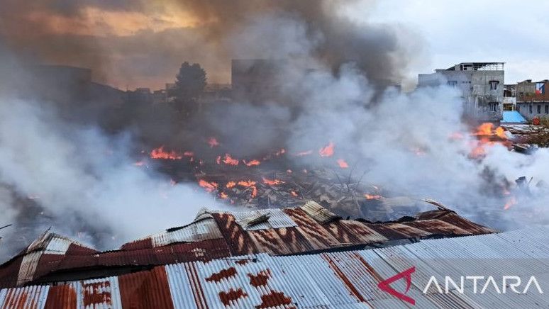 Rugi Miliaran, Ratusan kios di Pasar Cik Puan Pekanbaru Terbakar