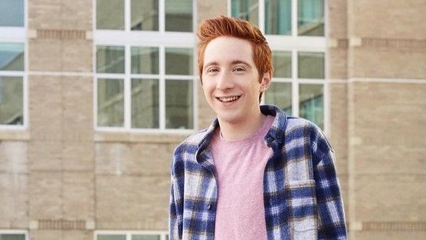 Pemeran Big Red di High School Musical Series, Larry Saperstein Umumkan Dirinya Biseksual