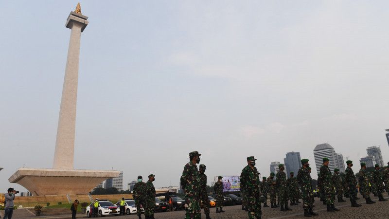 Suasana Terkini Demo Tolak PPKM di Jakarta: 3.385 Personel Gabungan TNI-Polri Disiagakan