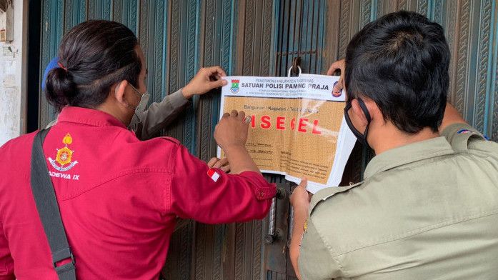 Pemkab Tangerang Segel Toko Penjual Obat Keras Berkedok Jual Kosmetik